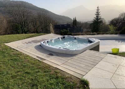 Installation d'un Spa E585 encastré haut de gamme en Savoie Be Well Canada SPA Savoie